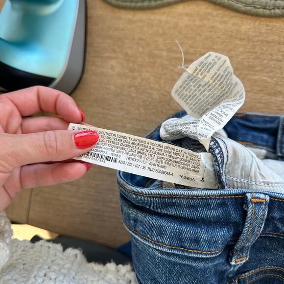 Zara Mid-Rise Raw Hem Straight Leg Jeans Medium Wash 4 - Picture 11 of 11